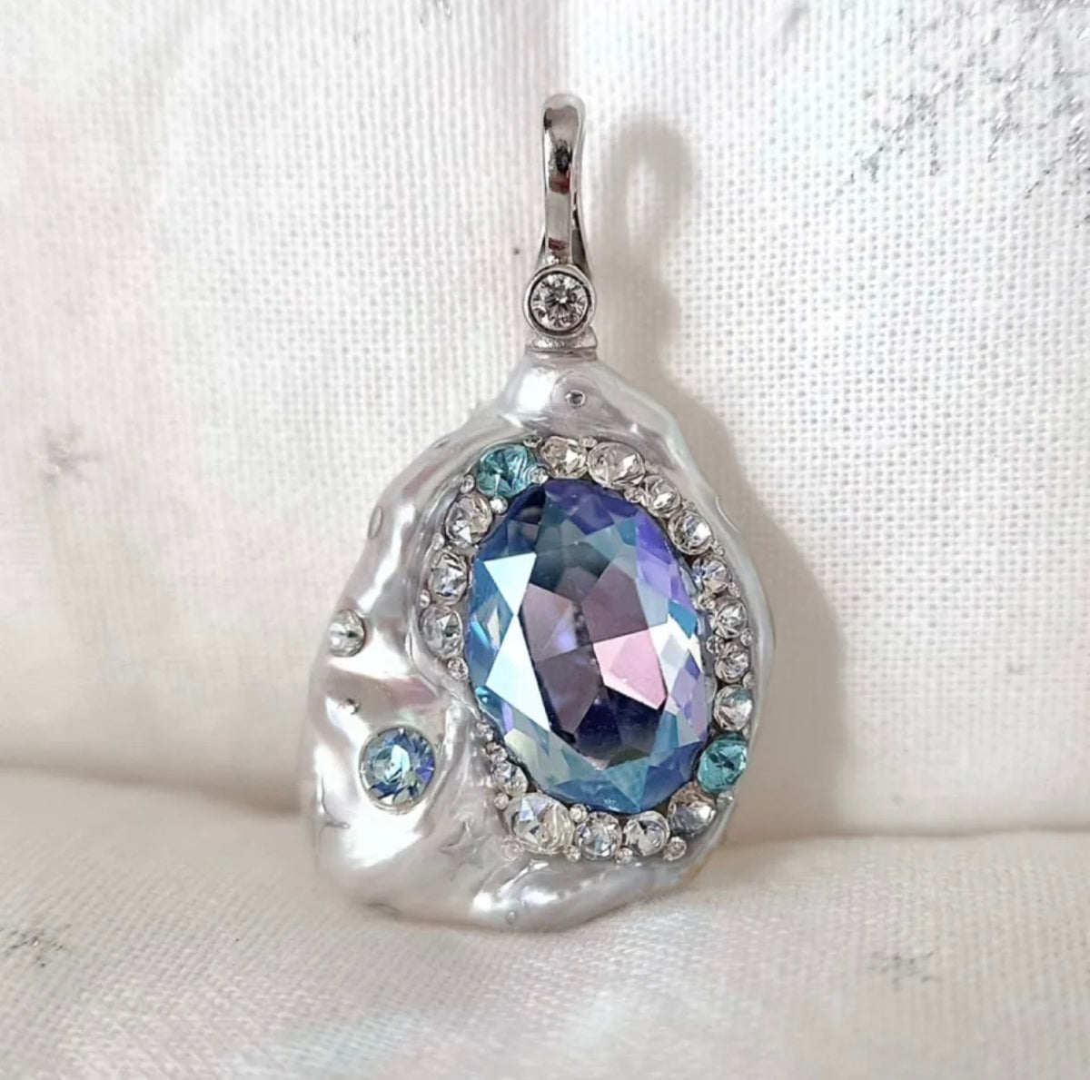 Twilight Shell Amulet