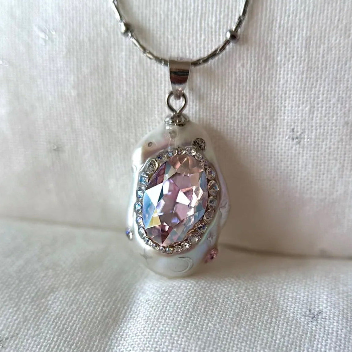 Opalisk｜Rainbow‑toned Zircon GemStone